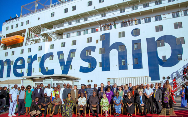 Mahama commends Mercy Ship for healthcare support to Ghanaians