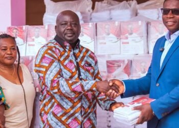 MP donates 70,000 exercise books to schools in Gomoa West