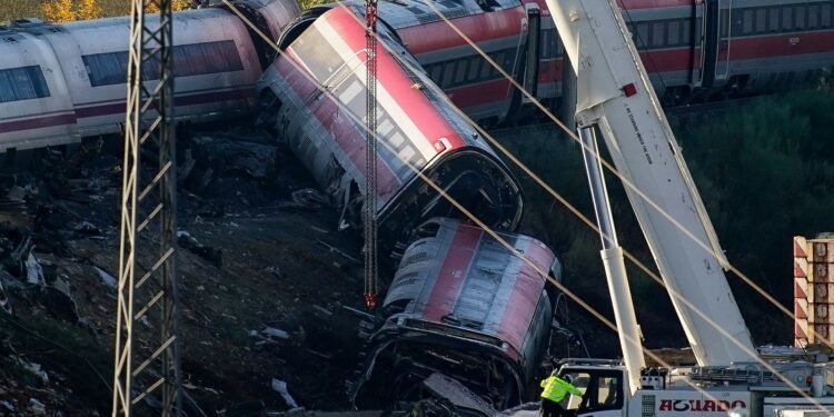 Audio reveals exchanges between control centre and drivers before deadly Spain train crash